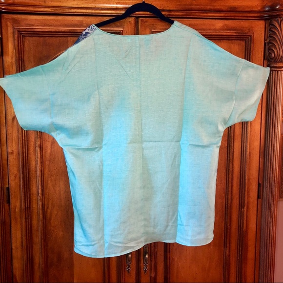 Women’s Top - Picture 2 of 2